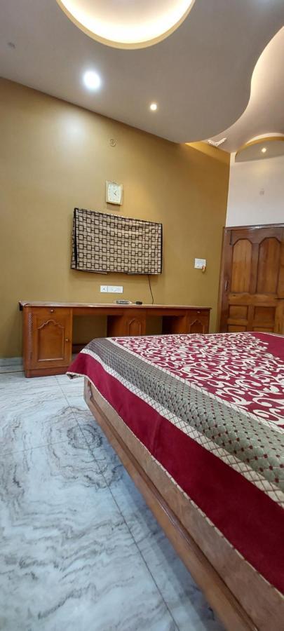 Kapoor Sahab Homestay : It'S A Home Away From Home. Варанаси Экстерьер фото